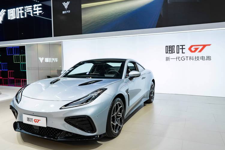 成都温江区通联畅企业管理咨询哪吒汽车在智能汽车领域的表现，领途汽车在新能源汽车市场中的影响力